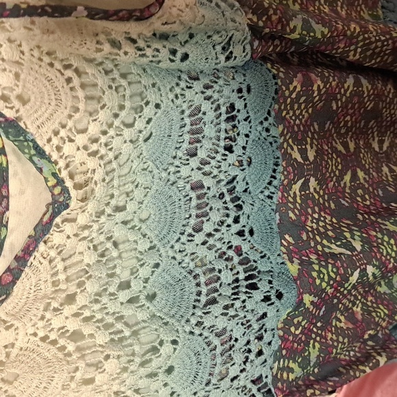 BKE LACE TOP - Picture 2 of 7